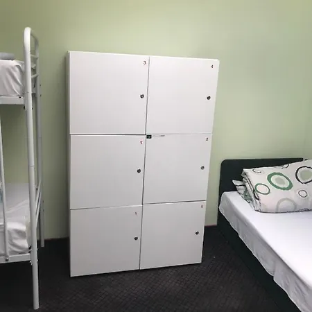 Πανδοχείο 18 *