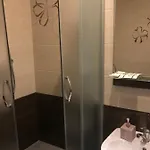 18 Мініготель