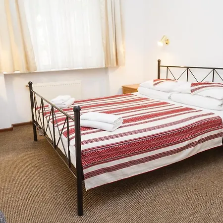 18 Мини-отель